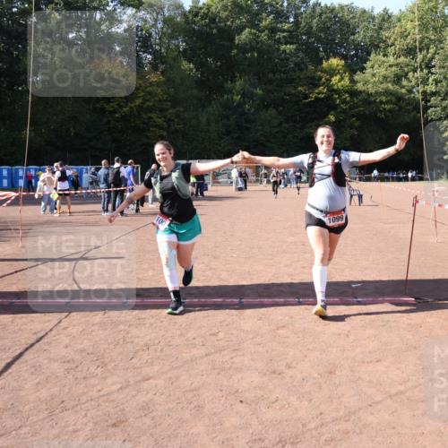 27.09.2026 - 35. Volkslauf durch das schöne Alstertal Strokosch-Dieckow http://msf.ph/oto/10578397 27.09.2026 12:44:20 Ziel 1099, 1100, 2041 meine-sportfotos.de