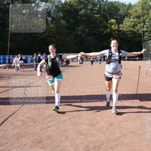 27.09.2026 - 35. Volkslauf durch das schöne Alstertal Strokosch-Dieckow http://msf.ph/oto/10578427 27.09.2026 12:44:21 Ziel 1099, 1100, 2041 meine-sportfotos.de