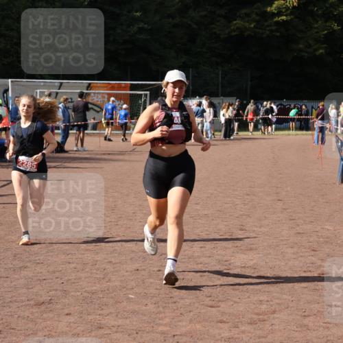 27.09.2026 - 35. Volkslauf durch das schöne Alstertal Strokosch-Dieckow http://msf.ph/oto/10578520 27.09.2026 12:33:39 Ziel 1066, 2285, 2465 meine-sportfotos.de