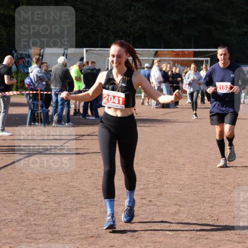 27.09.2026 - 35. Volkslauf durch das schöne Alstertal Strokosch-Dieckow http://msf.ph/oto/10578555 27.09.2026 12:44:28 Ziel 2041, 2152, 2281, 2954 meine-sportfotos.de