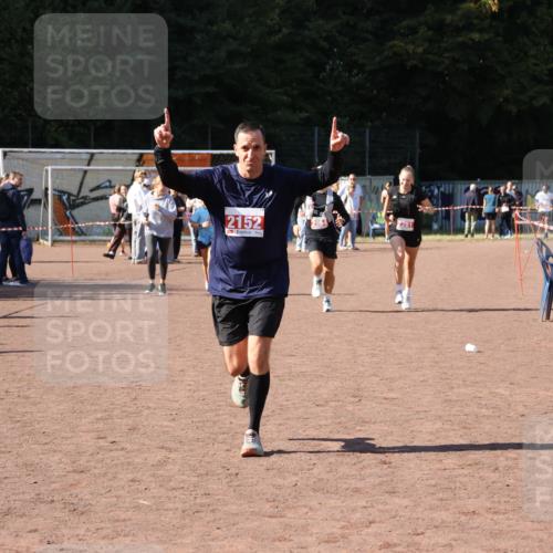 27.09.2026 - 35. Volkslauf durch das schöne Alstertal Strokosch-Dieckow http://msf.ph/oto/10578570 27.09.2026 12:44:30 Ziel 2041, 2152, 2281, 2954 meine-sportfotos.de