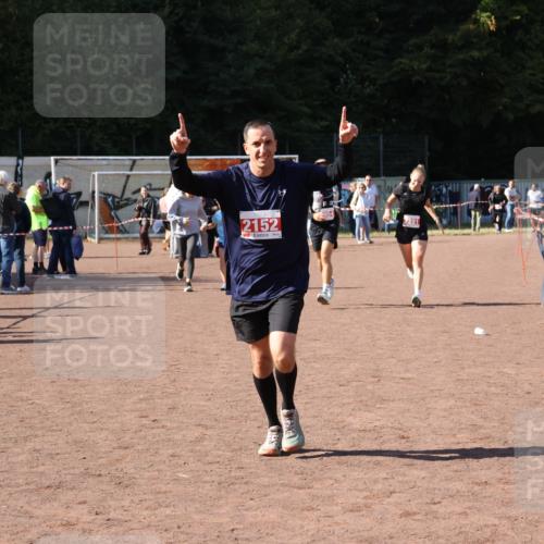 27.09.2026 - 35. Volkslauf durch das schöne Alstertal Strokosch-Dieckow http://msf.ph/oto/10578623 27.09.2026 12:44:30 Ziel 2041, 2152, 2281, 2954 meine-sportfotos.de