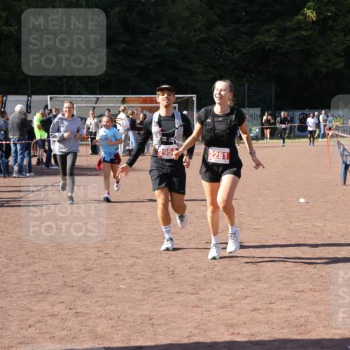 27.09.2026 - 35. Volkslauf durch das schöne Alstertal Strokosch-Dieckow http://msf.ph/oto/10578667 27.09.2026 12:44:34 Ziel 2152, 2281, 2954 meine-sportfotos.de