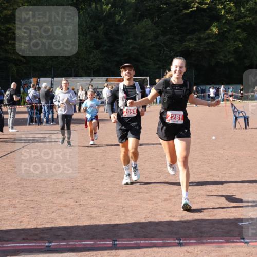27.09.2026 - 35. Volkslauf durch das schöne Alstertal Strokosch-Dieckow http://msf.ph/oto/10578685 27.09.2026 12:44:35 Ziel 2152, 2281, 2954 meine-sportfotos.de