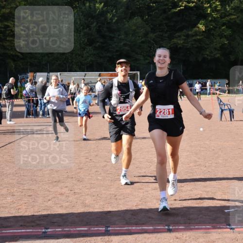 27.09.2026 - 35. Volkslauf durch das schöne Alstertal Strokosch-Dieckow http://msf.ph/oto/10578705 27.09.2026 12:44:35 Ziel 2152, 2281, 2954 meine-sportfotos.de