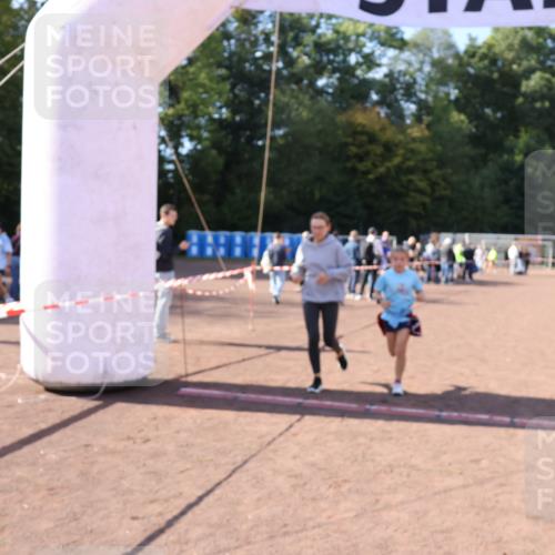 27.09.2026 - 35. Volkslauf durch das schöne Alstertal Strokosch-Dieckow http://msf.ph/oto/10578729 27.09.2026 12:44:38 Ziel 2281, 2954 meine-sportfotos.de
