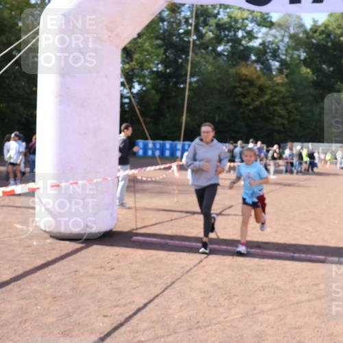 27.09.2026 - 35. Volkslauf durch das schöne Alstertal Strokosch-Dieckow http://msf.ph/oto/10578746 27.09.2026 12:44:39 Ziel 2954 meine-sportfotos.de