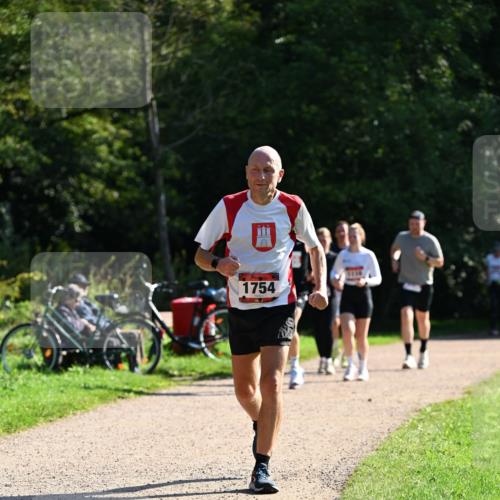 27.09.2026 - 35. Volkslauf durch das schöne Alstertal Dr. Thomas Lammeyer http://msf.ph/oto/10578888 27.09.2026 12:04:39 Laufen 1754 meine-sportfotos.de
