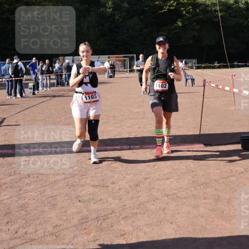 27.09.2026 - 35. Volkslauf durch das schöne Alstertal Strokosch-Dieckow http://msf.ph/oto/10578960 27.09.2026 12:45:57 Ziel 1102, 1103, 1656, 2192 meine-sportfotos.de