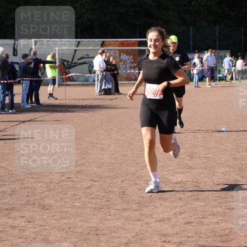 27.09.2026 - 35. Volkslauf durch das schöne Alstertal Strokosch-Dieckow http://msf.ph/oto/10579025 27.09.2026 12:47:13 Ziel 2038, 2320 meine-sportfotos.de