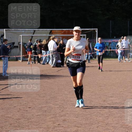 27.09.2026 - 35. Volkslauf durch das schöne Alstertal Strokosch-Dieckow http://msf.ph/oto/10579201 27.09.2026 12:48:23 Ziel 1115 meine-sportfotos.de