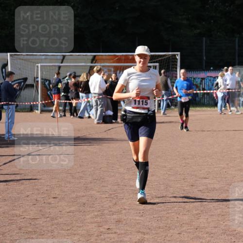 27.09.2026 - 35. Volkslauf durch das schöne Alstertal Strokosch-Dieckow http://msf.ph/oto/10579210 27.09.2026 12:48:23 Ziel 1115 meine-sportfotos.de
