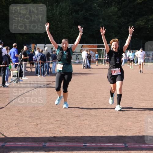 27.09.2026 - 35. Volkslauf durch das schöne Alstertal Strokosch-Dieckow http://msf.ph/oto/10579461 27.09.2026 12:49:43 Ziel 2161, 2181, 2188 meine-sportfotos.de
