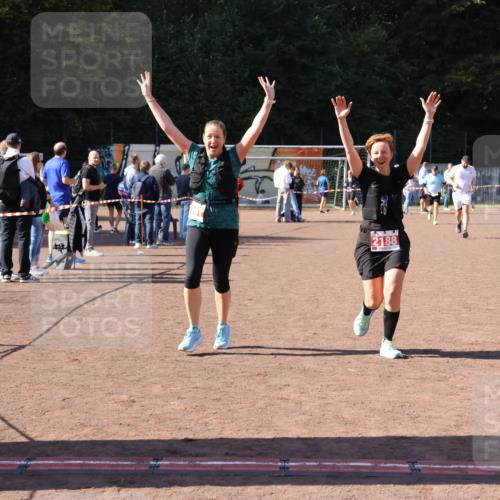 27.09.2026 - 35. Volkslauf durch das schöne Alstertal Strokosch-Dieckow http://msf.ph/oto/10579466 27.09.2026 12:49:43 Ziel 2161, 2181, 2188 meine-sportfotos.de