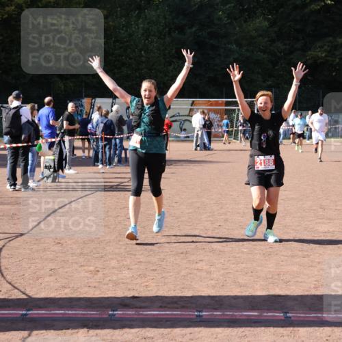 27.09.2026 - 35. Volkslauf durch das schöne Alstertal Strokosch-Dieckow http://msf.ph/oto/10579471 27.09.2026 12:49:43 Ziel 2161, 2181, 2188 meine-sportfotos.de