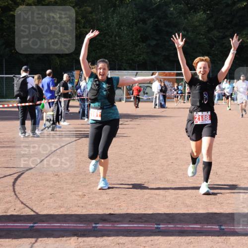 27.09.2026 - 35. Volkslauf durch das schöne Alstertal Strokosch-Dieckow http://msf.ph/oto/10579509 27.09.2026 12:49:43 Ziel 2161, 2181, 2188 meine-sportfotos.de