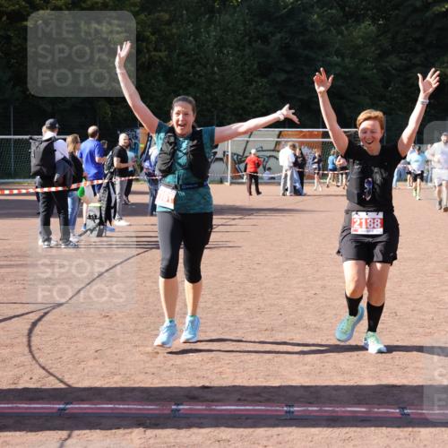27.09.2026 - 35. Volkslauf durch das schöne Alstertal Strokosch-Dieckow http://msf.ph/oto/10579517 27.09.2026 12:49:44 Ziel 2161, 2181, 2188 meine-sportfotos.de