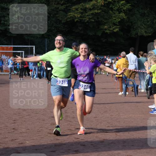 27.09.2026 - 35. Volkslauf durch das schöne Alstertal Strokosch-Dieckow http://msf.ph/oto/10579548 27.09.2026 11:19:27 Ziel 1401, 3022, 3150, 3164, 3305, 3345, 3346 meine-sportfotos.de