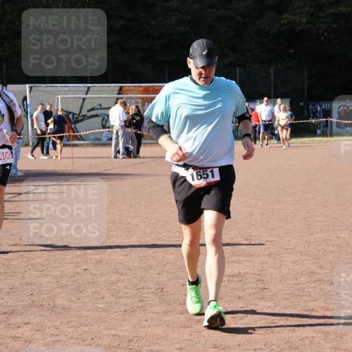 27.09.2026 - 35. Volkslauf durch das schöne Alstertal Strokosch-Dieckow http://msf.ph/oto/10579621 27.09.2026 12:49:58 Ziel 1651, 2400 meine-sportfotos.de