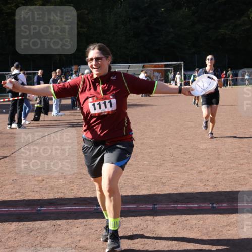 27.09.2026 - 35. Volkslauf durch das schöne Alstertal Strokosch-Dieckow http://msf.ph/oto/10579984 27.09.2026 12:53:33 Ziel 1111, 1114, 2356 meine-sportfotos.de