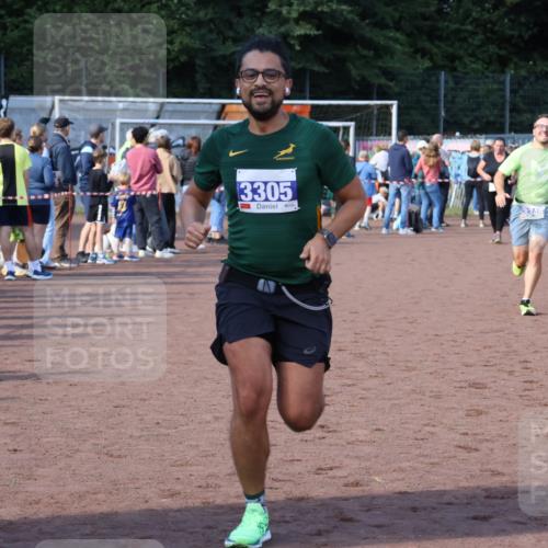 27.09.2026 - 35. Volkslauf durch das schöne Alstertal Strokosch-Dieckow http://msf.ph/oto/10580116 27.09.2026 11:19:23 Ziel 3022, 3305, 3345, 3346, 3418 meine-sportfotos.de