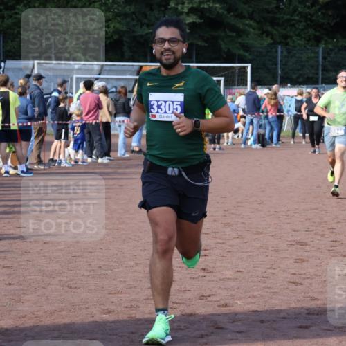 27.09.2026 - 35. Volkslauf durch das schöne Alstertal Strokosch-Dieckow http://msf.ph/oto/10580217 27.09.2026 11:19:23 Ziel 3022, 3305, 3345, 3346, 3418 meine-sportfotos.de