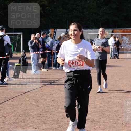 27.09.2026 - 35. Volkslauf durch das schöne Alstertal Strokosch-Dieckow http://msf.ph/oto/10580244 27.09.2026 12:54:18 Ziel 2069, 2309, 2316 meine-sportfotos.de