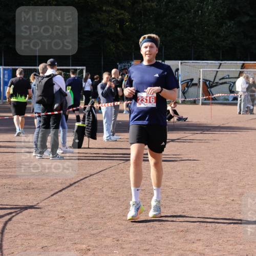 27.09.2026 - 35. Volkslauf durch das schöne Alstertal Strokosch-Dieckow http://msf.ph/oto/10580294 27.09.2026 12:54:25 Ziel 2069, 2316 meine-sportfotos.de