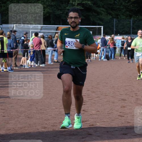 27.09.2026 - 35. Volkslauf durch das schöne Alstertal Strokosch-Dieckow http://msf.ph/oto/10580393 27.09.2026 11:19:23 Ziel 3022, 3305, 3345, 3346, 3418 meine-sportfotos.de