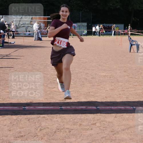 27.09.2026 - 35. Volkslauf durch das schöne Alstertal Strokosch-Dieckow http://msf.ph/oto/10580601 27.09.2026 12:57:07 Ziel 2186 meine-sportfotos.de