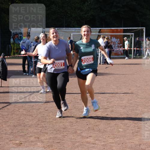 27.09.2026 - 35. Volkslauf durch das schöne Alstertal Strokosch-Dieckow http://msf.ph/oto/10580772 27.09.2026 12:57:54 Ziel 2001, 2006, 2264 meine-sportfotos.de
