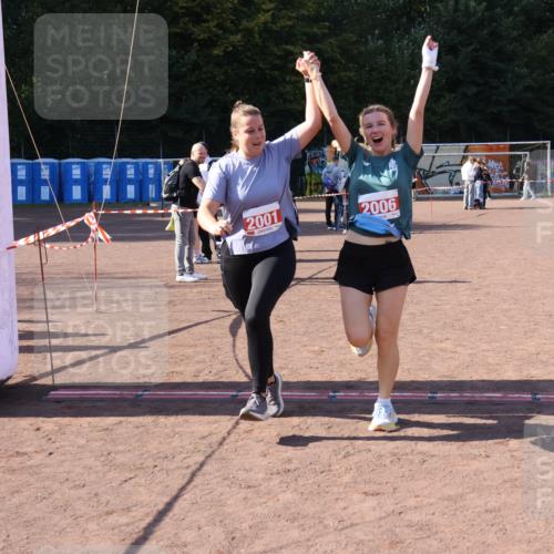 27.09.2026 - 35. Volkslauf durch das schöne Alstertal Strokosch-Dieckow http://msf.ph/oto/10580830 27.09.2026 12:57:56 Ziel 2001, 2006, 2264 meine-sportfotos.de