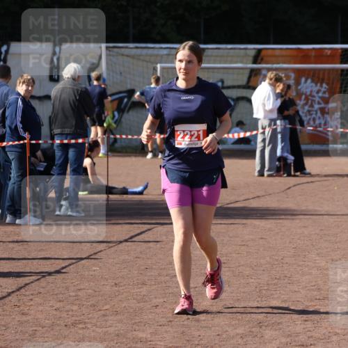 27.09.2026 - 35. Volkslauf durch das schöne Alstertal Strokosch-Dieckow http://msf.ph/oto/10580903 27.09.2026 12:59:00 Ziel 1661, 2221 meine-sportfotos.de
