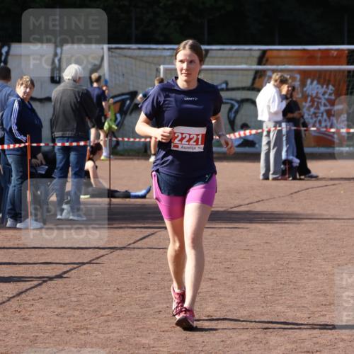27.09.2026 - 35. Volkslauf durch das schöne Alstertal Strokosch-Dieckow http://msf.ph/oto/10580920 27.09.2026 12:59:01 Ziel 1661, 2221 meine-sportfotos.de