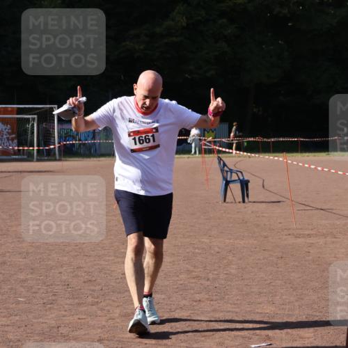 27.09.2026 - 35. Volkslauf durch das schöne Alstertal Strokosch-Dieckow http://msf.ph/oto/10580964 27.09.2026 12:59:06 Ziel 1661, 2221 meine-sportfotos.de