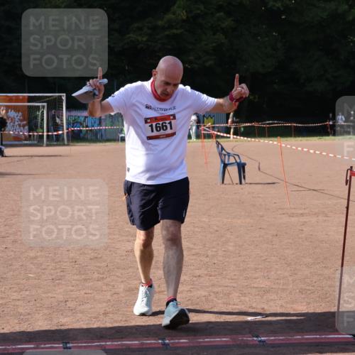 27.09.2026 - 35. Volkslauf durch das schöne Alstertal Strokosch-Dieckow http://msf.ph/oto/10580991 27.09.2026 12:59:06 Ziel 1661, 2221 meine-sportfotos.de