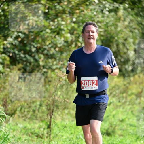 27.09.2026 - 35. Volkslauf durch das schöne Alstertal Dr. Thomas Lammeyer http://msf.ph/oto/10581084 27.09.2026 12:22:55 Laufen 2062 meine-sportfotos.de