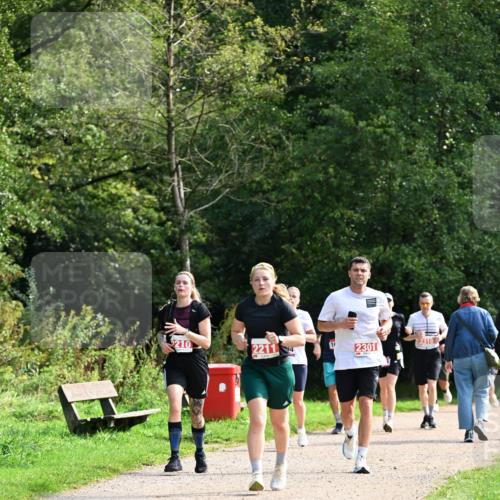 27.09.2026 - 35. Volkslauf durch das schöne Alstertal Dr. Thomas Lammeyer http://msf.ph/oto/10581324 27.09.2026 12:25:08 Laufen 210, 92310, 16, 2211, 2301 meine-sportfotos.de