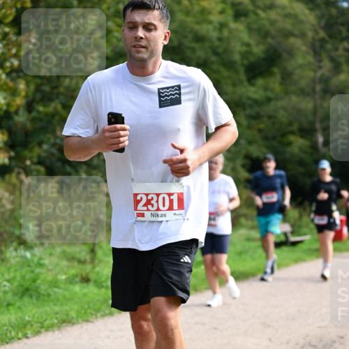 27.09.2026 - 35. Volkslauf durch das schöne Alstertal Dr. Thomas Lammeyer http://msf.ph/oto/10581371 27.09.2026 12:25:14 Laufen 2301 meine-sportfotos.de