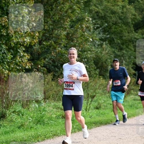 27.09.2026 - 35. Volkslauf durch das schöne Alstertal Dr. Thomas Lammeyer http://msf.ph/oto/10581376 27.09.2026 12:25:15 Laufen 1094, 1649, 1086 meine-sportfotos.de