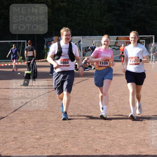 27.09.2026 - 35. Volkslauf durch das schöne Alstertal Strokosch-Dieckow http://msf.ph/oto/10581433 27.09.2026 13:01:15 Ziel 1109, 1110, 1660 meine-sportfotos.de