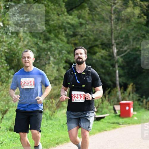 27.09.2026 - 35. Volkslauf durch das schöne Alstertal Dr. Thomas Lammeyer http://msf.ph/oto/10581475 27.09.2026 12:25:36 Laufen 2254, 2253 meine-sportfotos.de