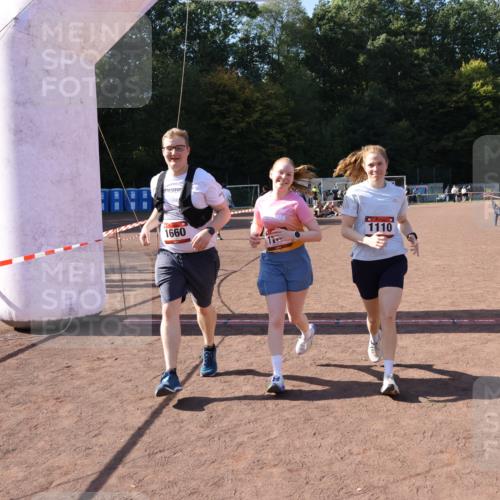 27.09.2026 - 35. Volkslauf durch das schöne Alstertal Strokosch-Dieckow http://msf.ph/oto/10581486 27.09.2026 13:01:18 Ziel 1109, 1110, 1660 meine-sportfotos.de