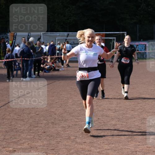 27.09.2026 - 35. Volkslauf durch das schöne Alstertal Strokosch-Dieckow http://msf.ph/oto/10581530 27.09.2026 13:02:26 Ziel 1107, 1108, 2035 meine-sportfotos.de