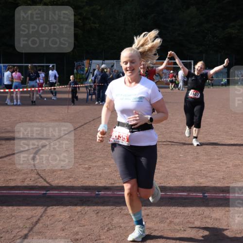 27.09.2026 - 35. Volkslauf durch das schöne Alstertal Strokosch-Dieckow http://msf.ph/oto/10581586 27.09.2026 13:02:28 Ziel 1107, 1108, 2035 meine-sportfotos.de