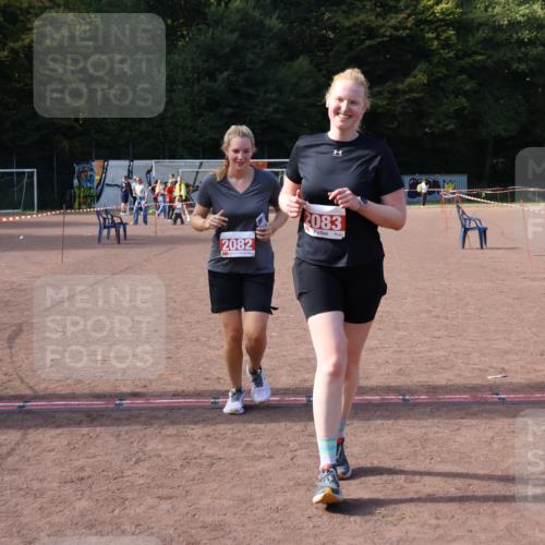 27.09.2026 - 35. Volkslauf durch das schöne Alstertal Strokosch-Dieckow http://msf.ph/oto/10581927 27.09.2026 13:06:17 Ziel 2082, 2083 meine-sportfotos.de