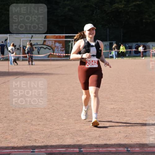27.09.2026 - 35. Volkslauf durch das schöne Alstertal Strokosch-Dieckow http://msf.ph/oto/10581967 27.09.2026 13:06:48 Ziel 2042 meine-sportfotos.de