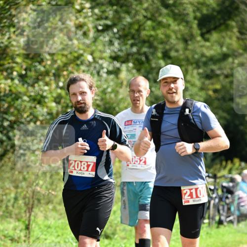 27.09.2026 - 35. Volkslauf durch das schöne Alstertal Dr. Thomas Lammeyer http://msf.ph/oto/10582163 27.09.2026 12:33:01 Laufen 2087, 052, 2100 meine-sportfotos.de