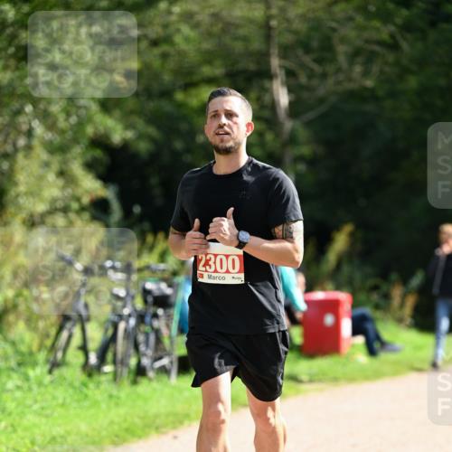 27.09.2026 - 35. Volkslauf durch das schöne Alstertal Dr. Thomas Lammeyer http://msf.ph/oto/10582294 27.09.2026 12:34:09 Laufen 2300 meine-sportfotos.de