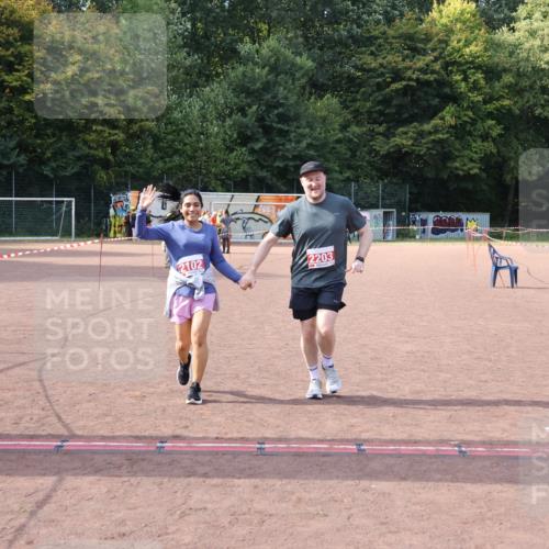 27.09.2026 - 35. Volkslauf durch das schöne Alstertal Strokosch-Dieckow http://msf.ph/oto/10582343 27.09.2026 13:15:41 Ziel 2102, 2203 meine-sportfotos.de